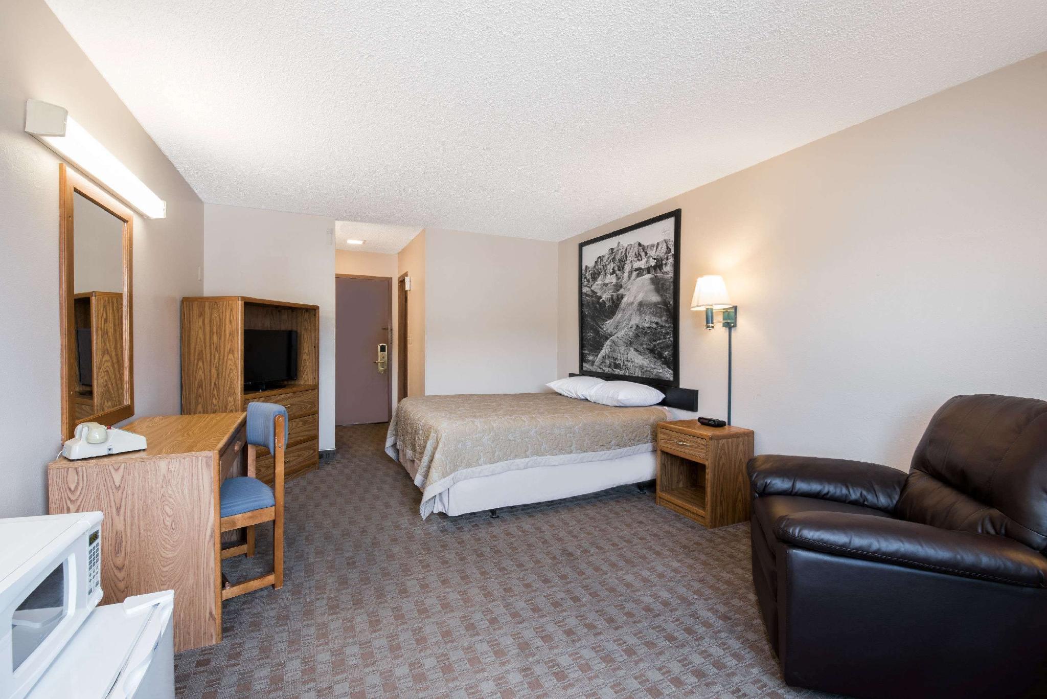 Super 8 By Wyndham Sturgis Hotel Buitenkant foto