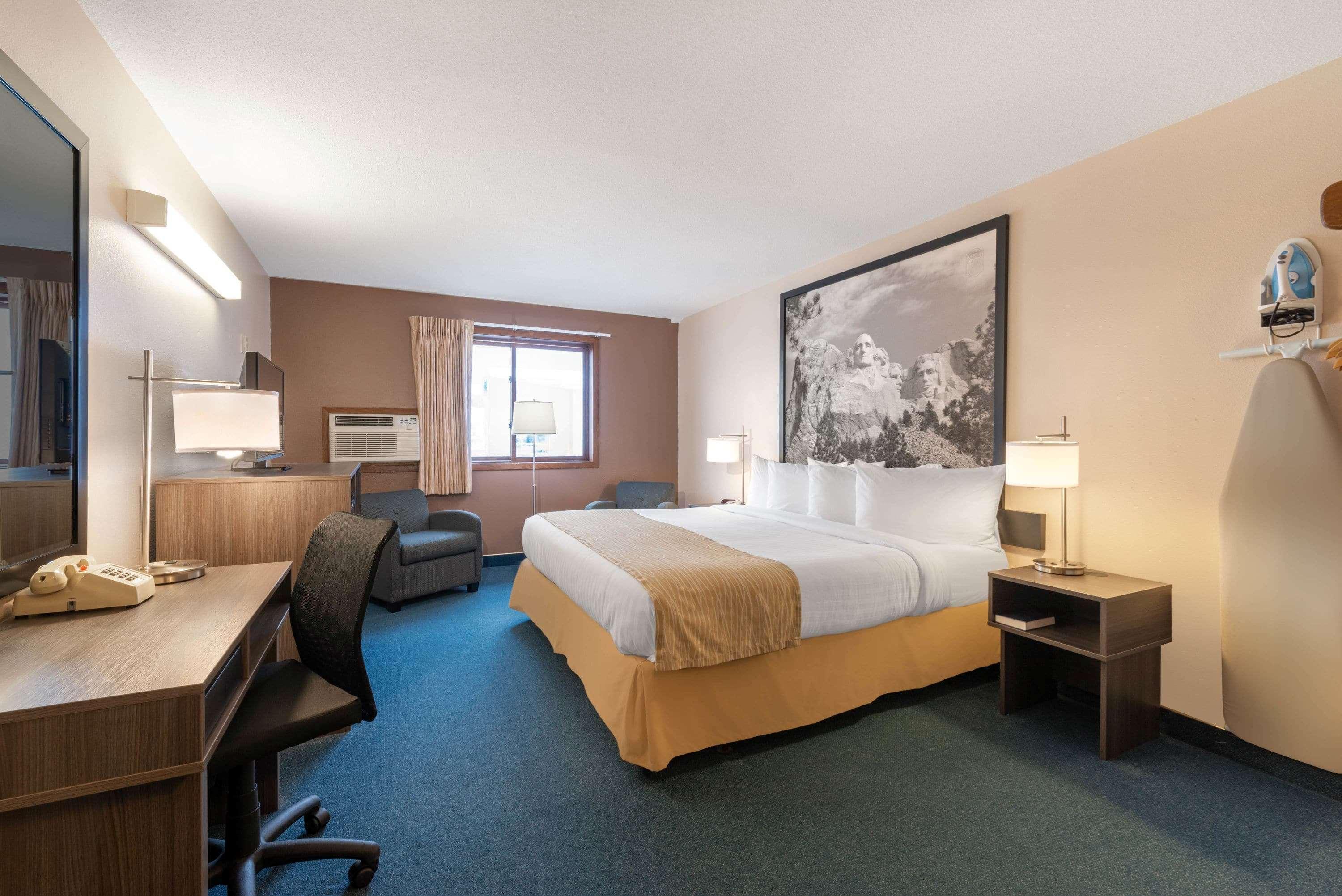 Super 8 By Wyndham Sturgis Hotel Buitenkant foto
