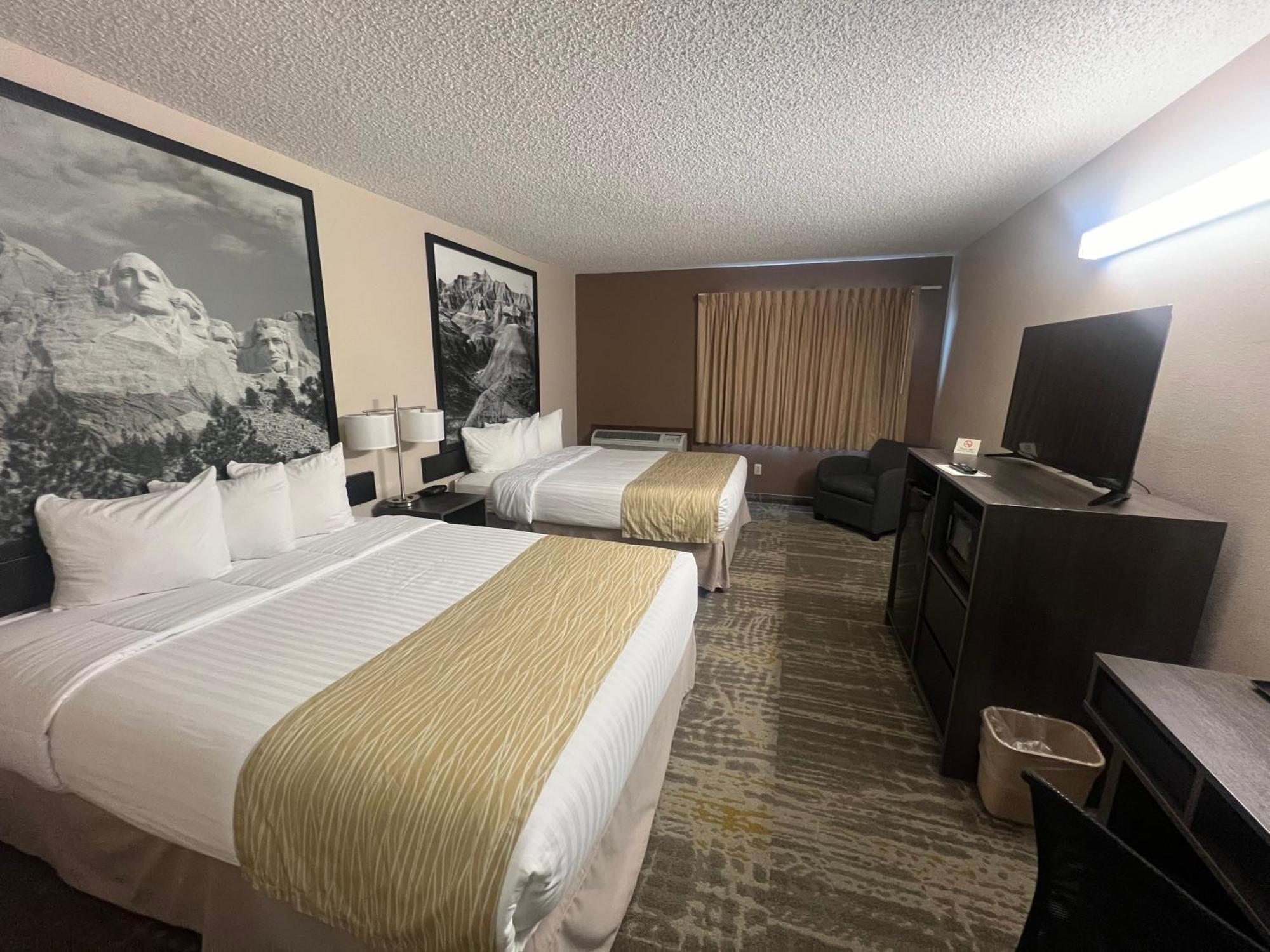 Super 8 By Wyndham Sturgis Hotel Buitenkant foto