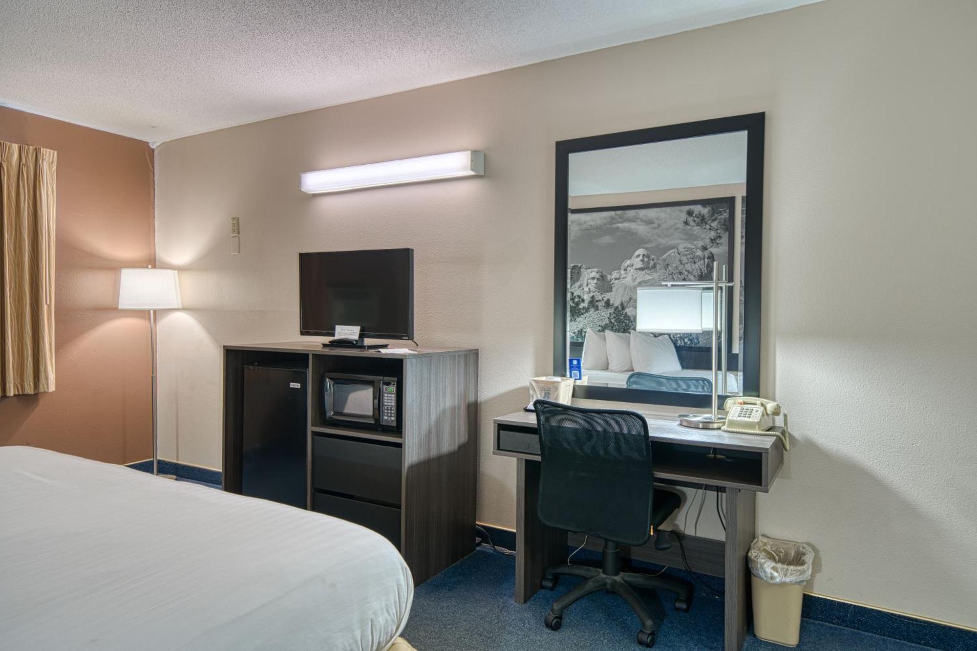 Super 8 By Wyndham Sturgis Hotel Buitenkant foto