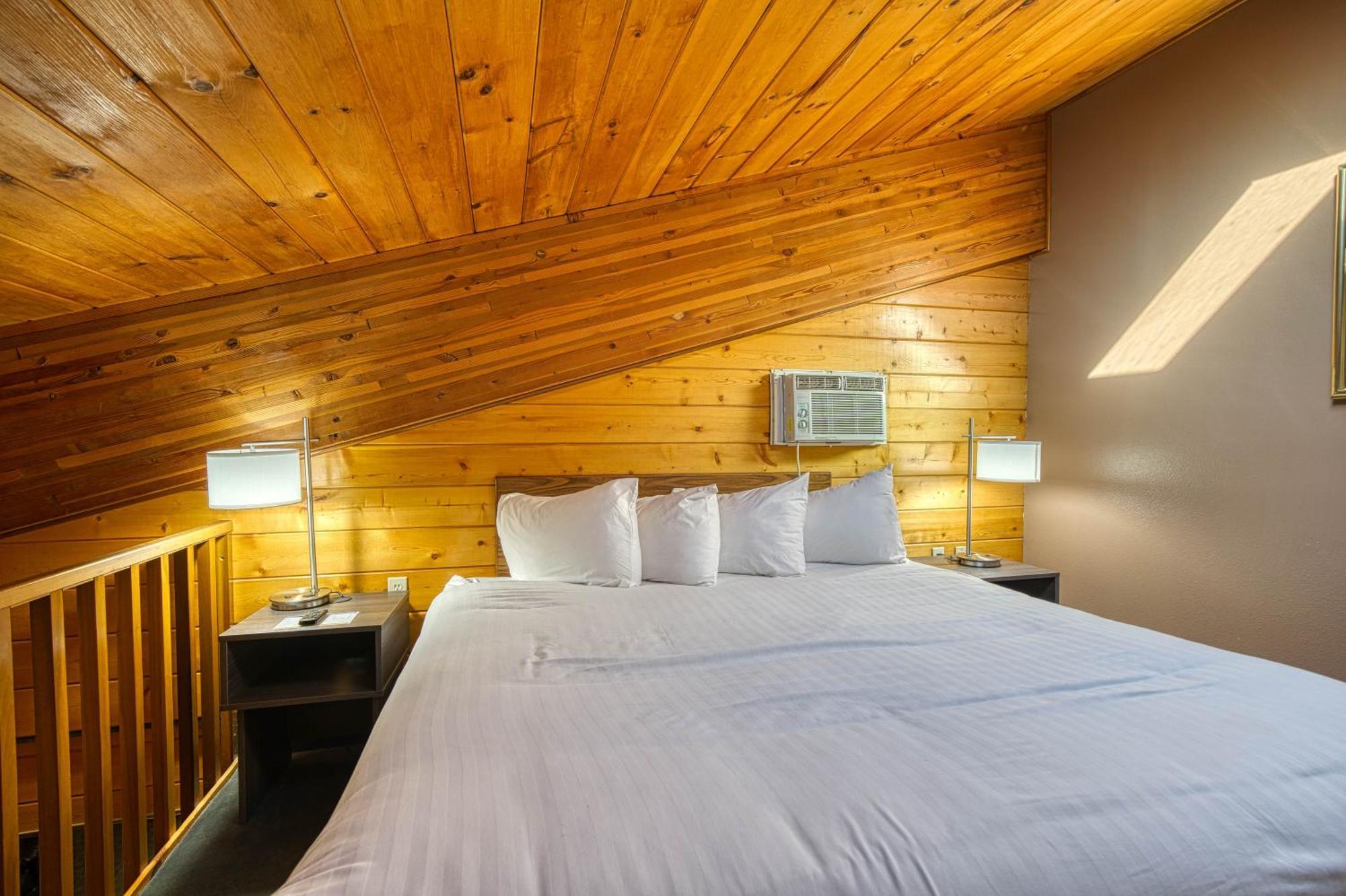 Super 8 By Wyndham Sturgis Hotel Buitenkant foto