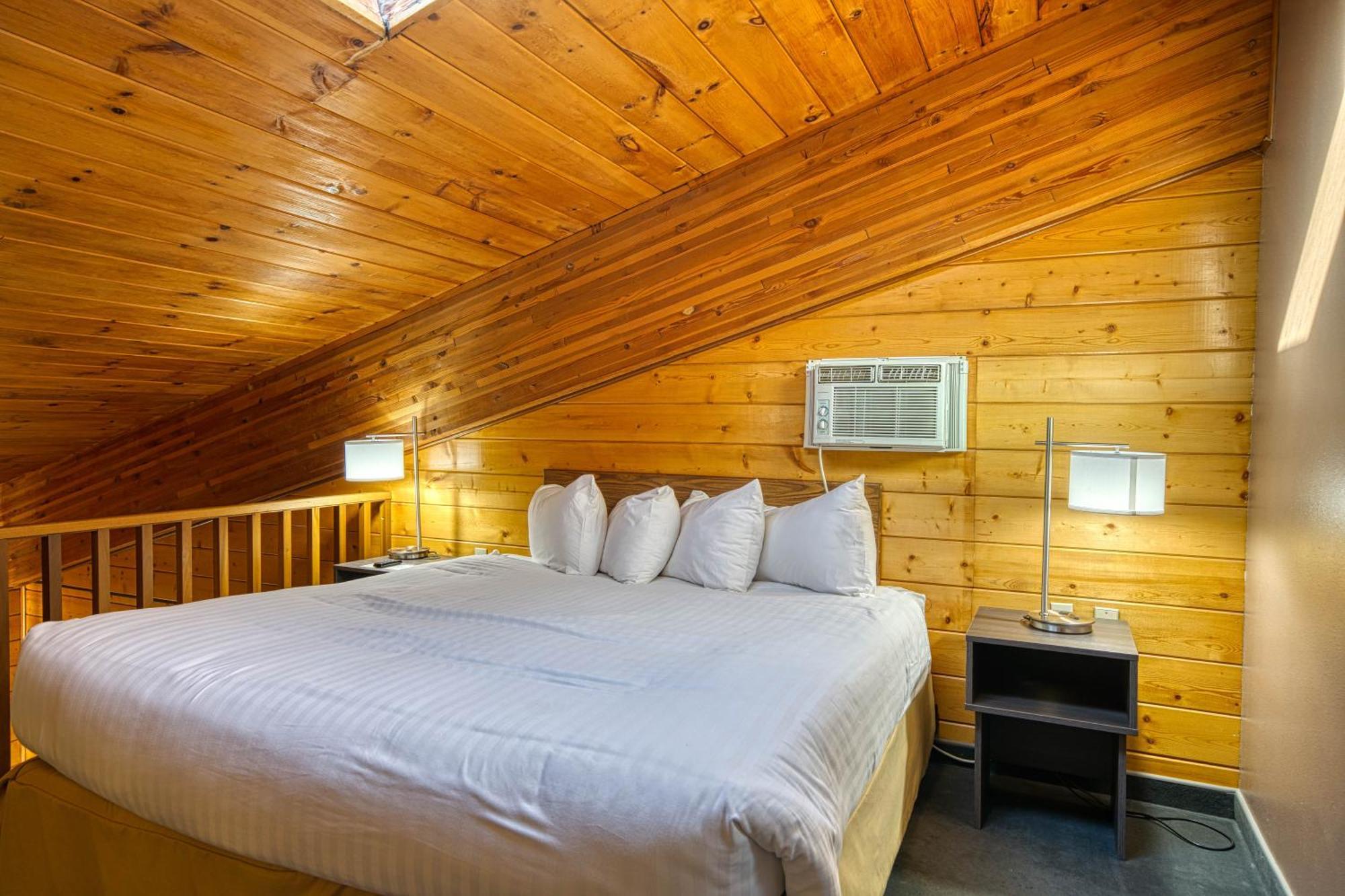 Super 8 By Wyndham Sturgis Hotel Buitenkant foto