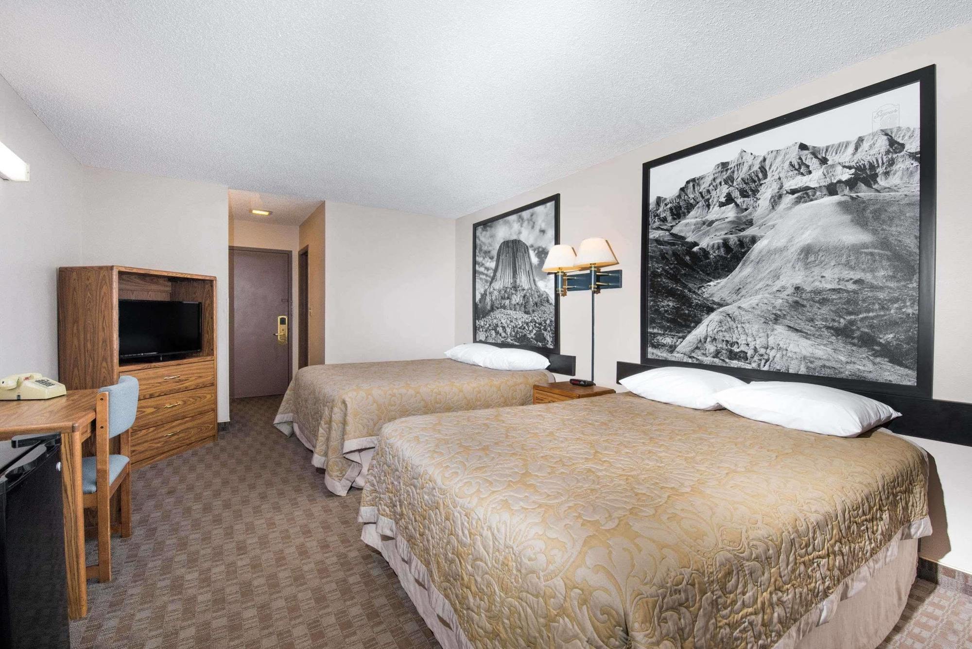 Super 8 By Wyndham Sturgis Hotel Buitenkant foto